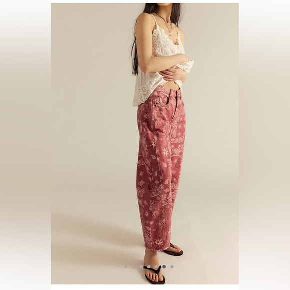 Free People We the Free Good Luck Barrel Bandana Jeans Size 33 - Picture 3 of 7